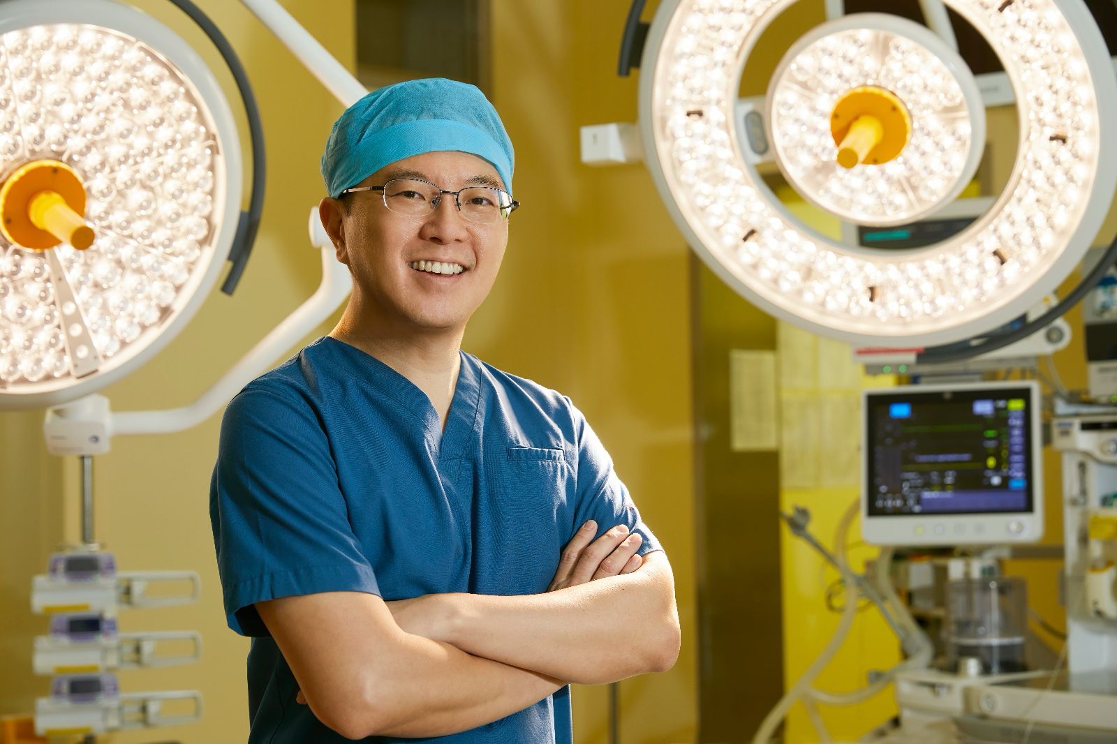 Dr Mark Wong provides expert and compassionate care for laparoscopic colorectal surgery.